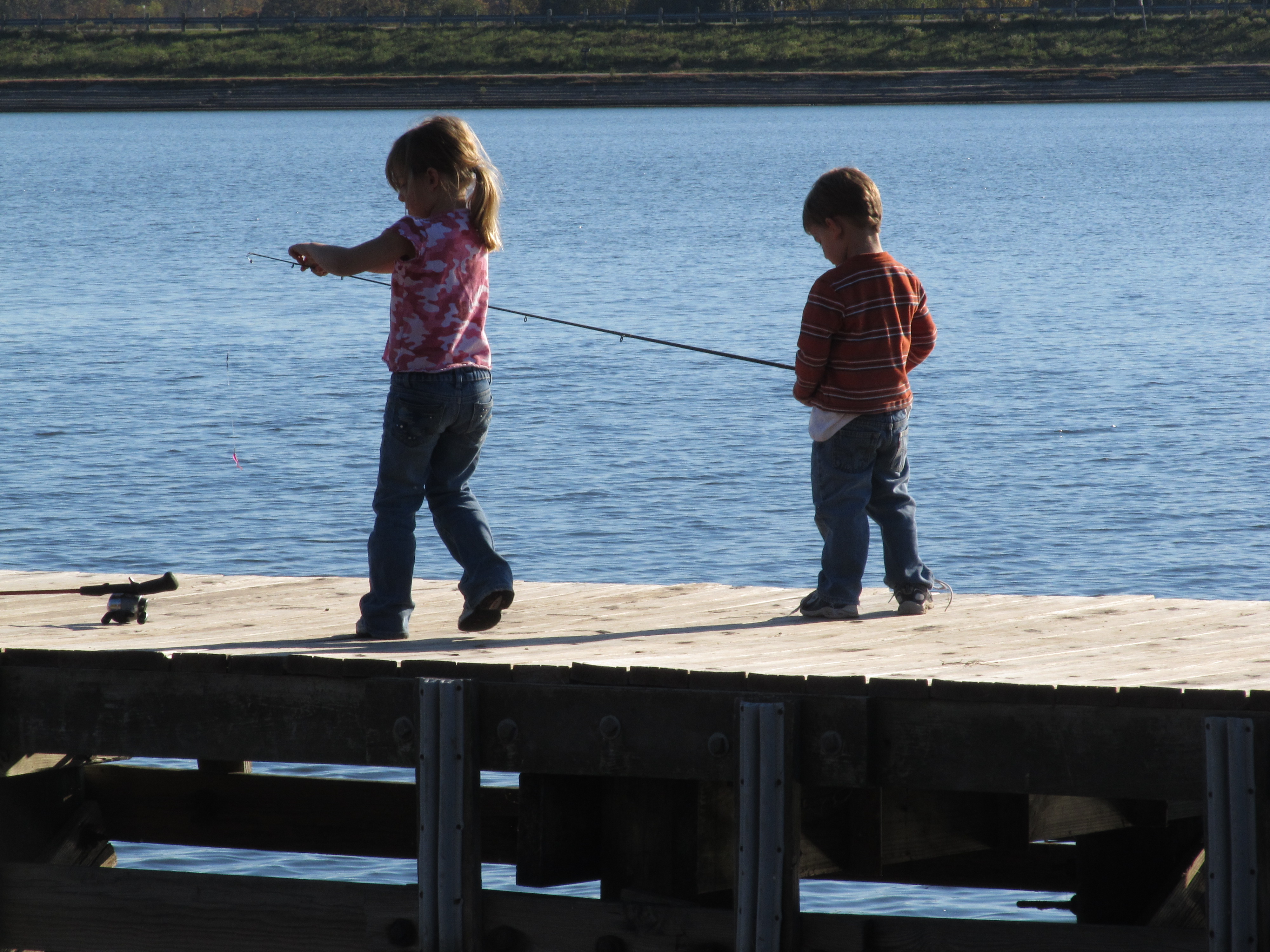 Kids fishing as an activity to reduce screen time
