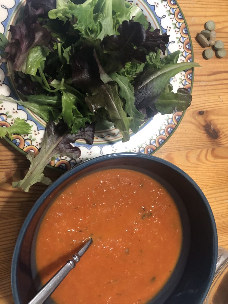 Vegan tomato basil soup